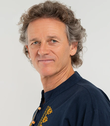 retatro Hari dass formacion